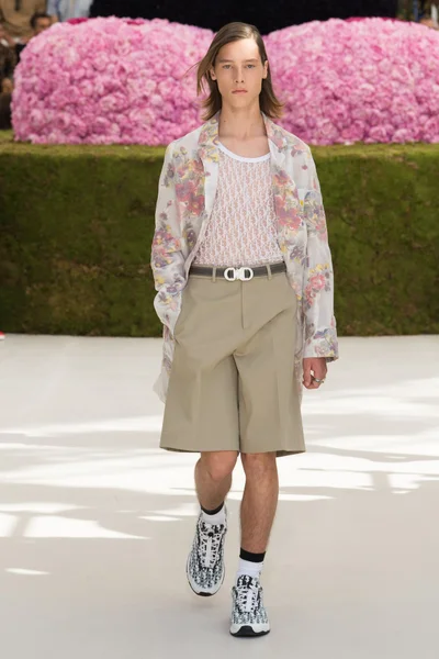 Look 37